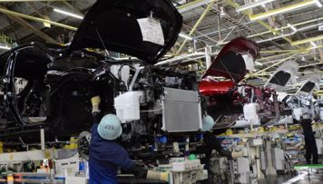 toyota-yaponiyadaki-fabriklerinin-isini-dayandirir